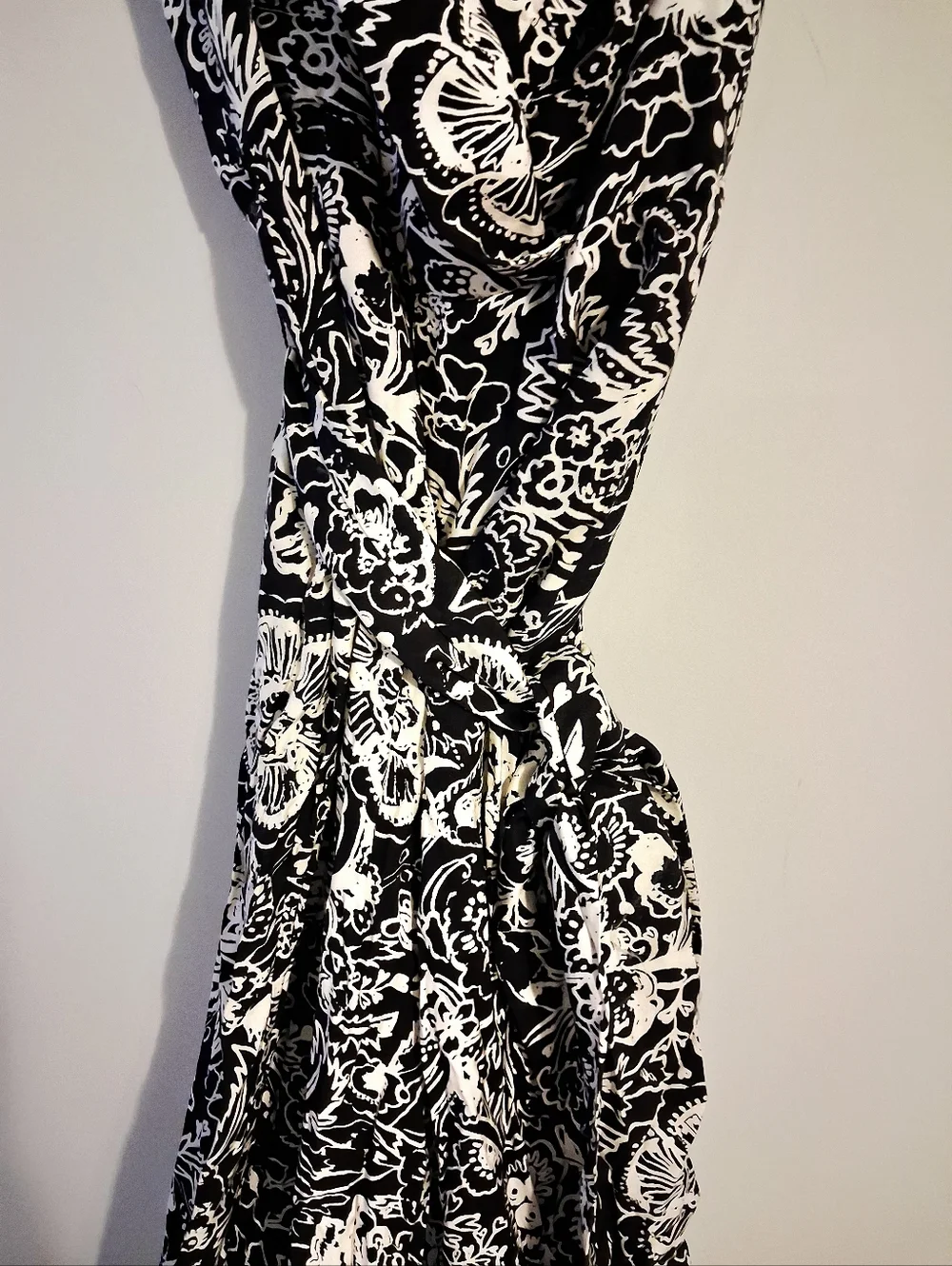 Tie-Waist Printed Jumpsuit in Black & White Size XL